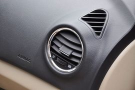 2012款长安逸动1.6L手动舒雅型