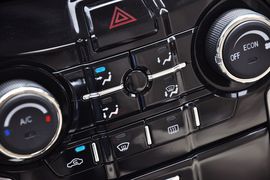 2012款长安逸动1.6L手动舒雅型