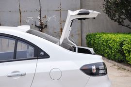 长安新悦翔三厢1.5L手动豪华型