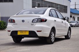 长安新悦翔三厢1.5L手动豪华型