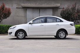 长安新悦翔三厢1.5L手动豪华型