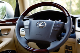 2012款雷克萨斯LX570试驾实拍