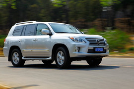 2012款雷克萨斯LX570试驾实拍