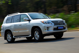 2012款雷克萨斯LX570试驾实拍