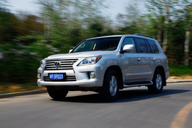 2012款雷克萨斯LX570试驾实拍