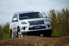 2012款雷克萨斯LX570试驾实拍