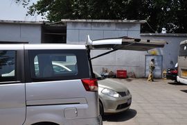 2012款郑州日产帅客2.0L自动豪华型