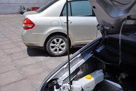 2012款郑州日产帅客2.0L自动豪华型