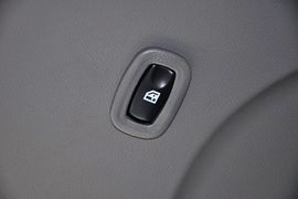2012款郑州日产帅客2.0L自动豪华型
