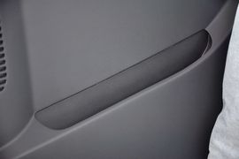 2012款郑州日产帅客2.0L自动豪华型