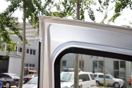2012款郑州日产帅客2.0L自动豪华型