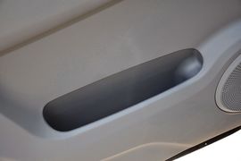 2012款郑州日产帅客2.0L自动豪华型