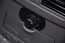 2012款郑州日产帅客2.0L自动豪华型