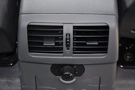 2012款郑州日产帅客2.0L自动豪华型