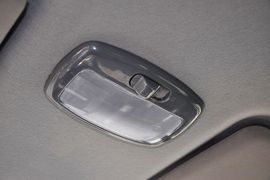 2012款郑州日产帅客2.0L自动豪华型