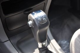 2012款郑州日产帅客2.0L自动豪华型