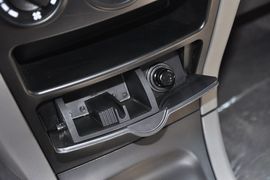 2012款郑州日产帅客2.0L自动豪华型