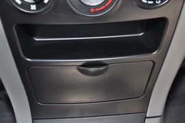 2012款郑州日产帅客2.0L自动豪华型
