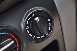 2012款郑州日产帅客2.0L自动豪华型