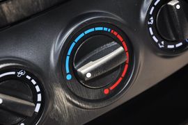 2012款郑州日产帅客2.0L自动豪华型