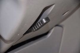 2012款郑州日产帅客2.0L自动豪华型