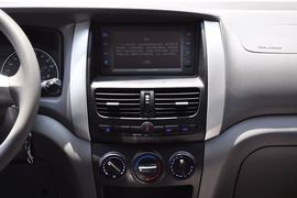 2012款郑州日产帅客2.0L自动豪华型