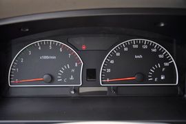 2012款郑州日产帅客2.0L自动豪华型