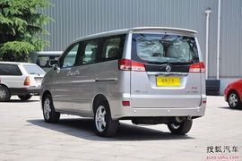 2012款郑州日产帅客2.0L自动豪华型