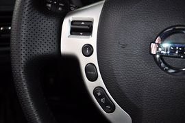 2012款东风日产奇骏2.5L