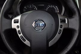 2012款东风日产奇骏2.5L