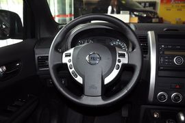 2012款东风日产奇骏2.5L
