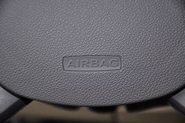 2012款福特福克斯三厢经典版1.8L手自一体时尚型