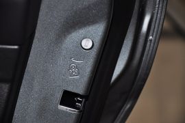 2012款福特福克斯两厢1.6L手动舒适型