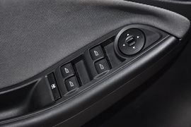 2012款福特福克斯两厢1.6L手动舒适型