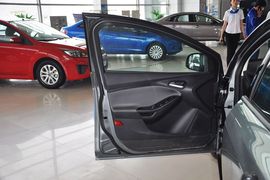 2012款福特福克斯两厢1.6L手动舒适型
