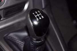 2012款福特福克斯两厢1.6L手动舒适型