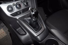 2012款福特福克斯两厢1.6L手动舒适型