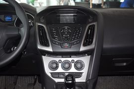 2012款福特福克斯两厢1.6L手动舒适型