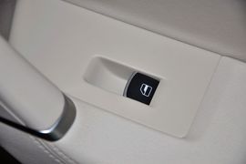 2012款一汽大众全新迈腾1.8TSI