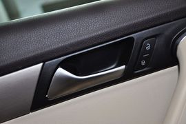 2012款一汽大众全新迈腾1.8TSI