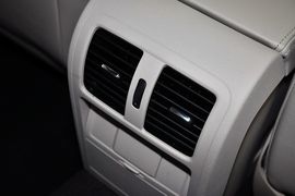 2012款一汽大众全新迈腾1.8TSI