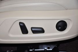 2012款一汽大众全新迈腾1.8TSI