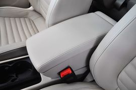 2012款一汽大众全新迈腾1.8TSI