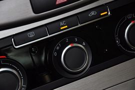 2012款一汽大众全新迈腾1.8TSI