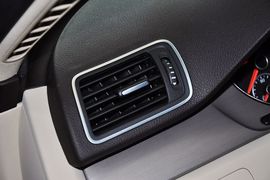 2012款一汽大众全新迈腾1.8TSI
