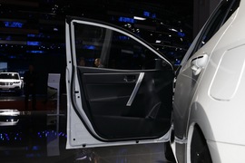 2017款丰田雷凌双擎