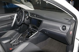 2017款丰田雷凌双擎