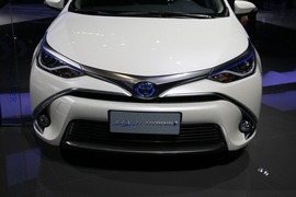 2017款丰田雷凌双擎