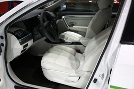 东风风神E70上海车展实拍