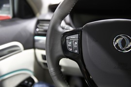 东风风神E70上海车展实拍